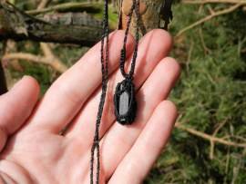  Náhrdelník | Černý turmalín skoryl | Přívěsek na krk | Přírodní kámen | Surový minerál z Česka