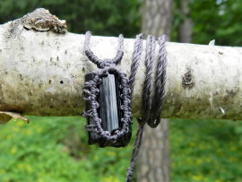  Černý turmalín skoryl - náhrdelník - přívěsek na krk - prodej a cena - levný