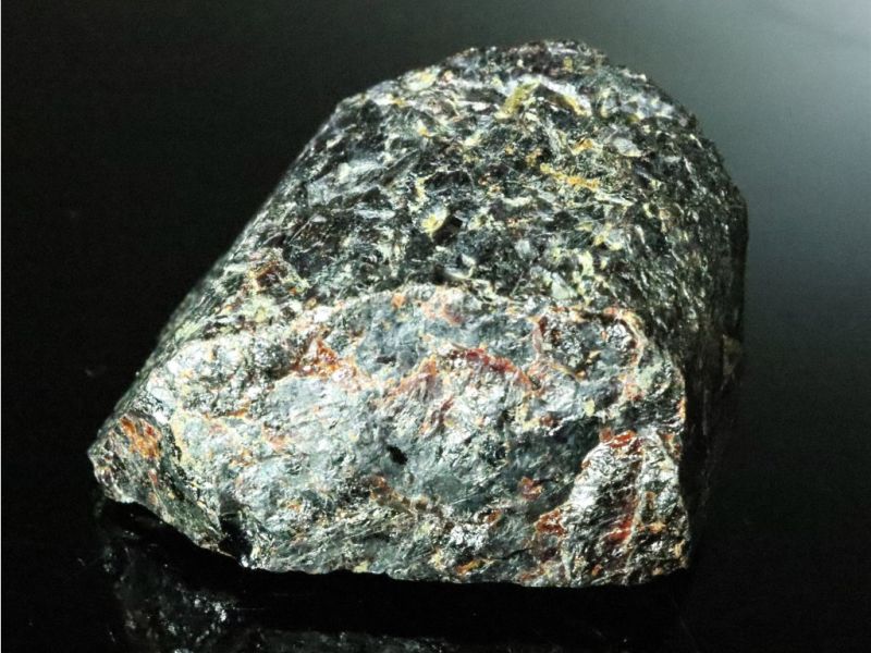 Kámen rutil - přírodní minerál / surový nerost - jeho využití a vznik - prodej, nabídka a cena